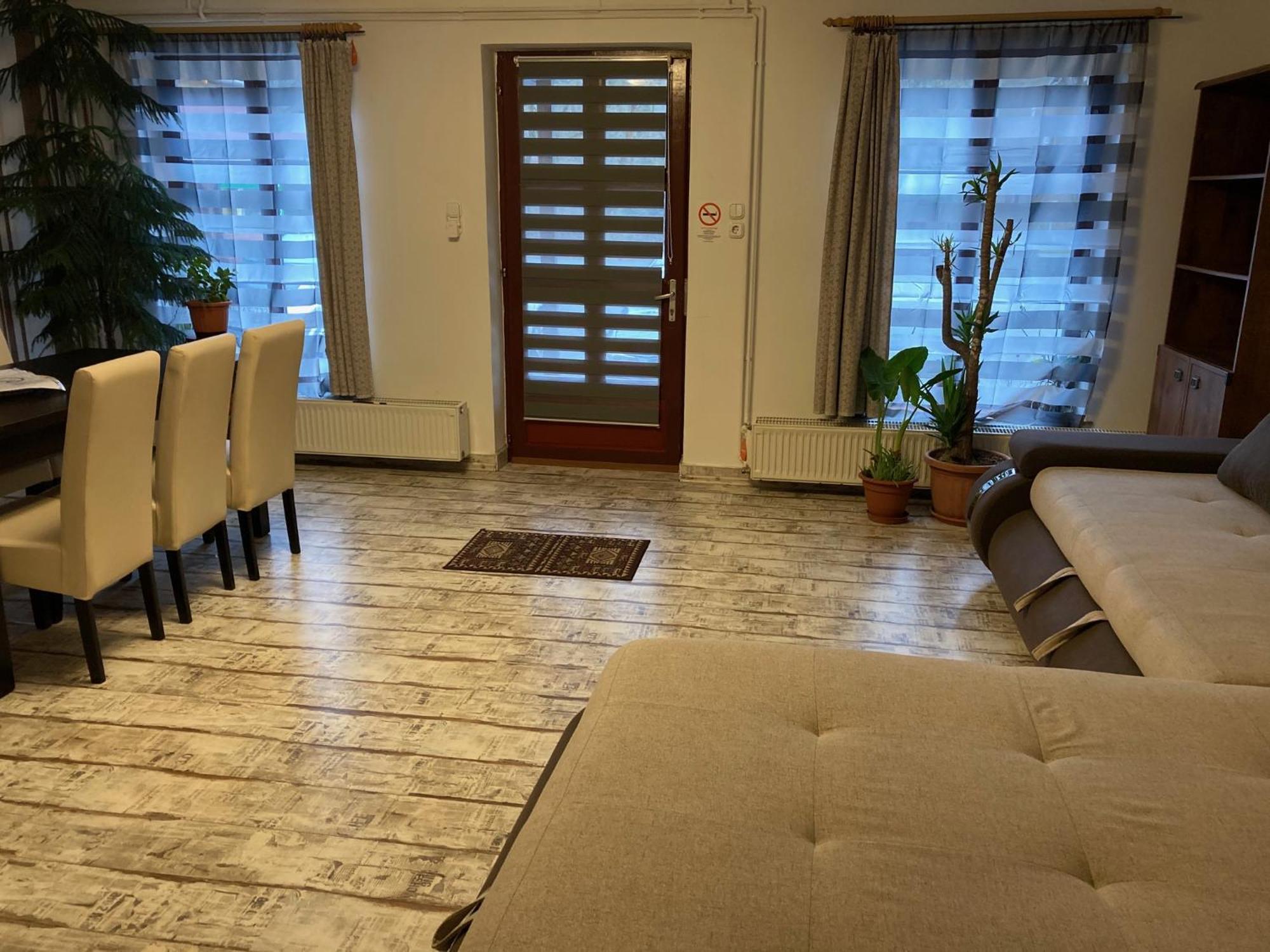 No1 Vendeghaz Hotell Parád Eksteriør bilde